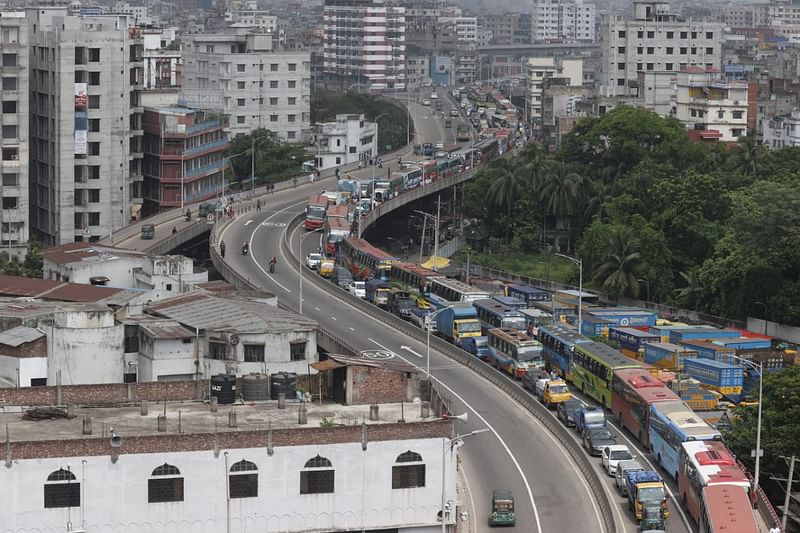 Long queues of vehicles on Mayor Hanif flyover in Dhaka on 10 July